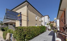 Hotel Chiar Di Luna