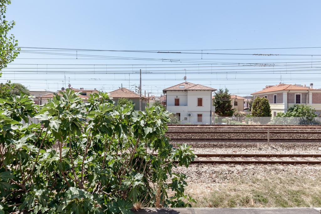 Hotel Chiar Di Luna Senigallia Esterno foto