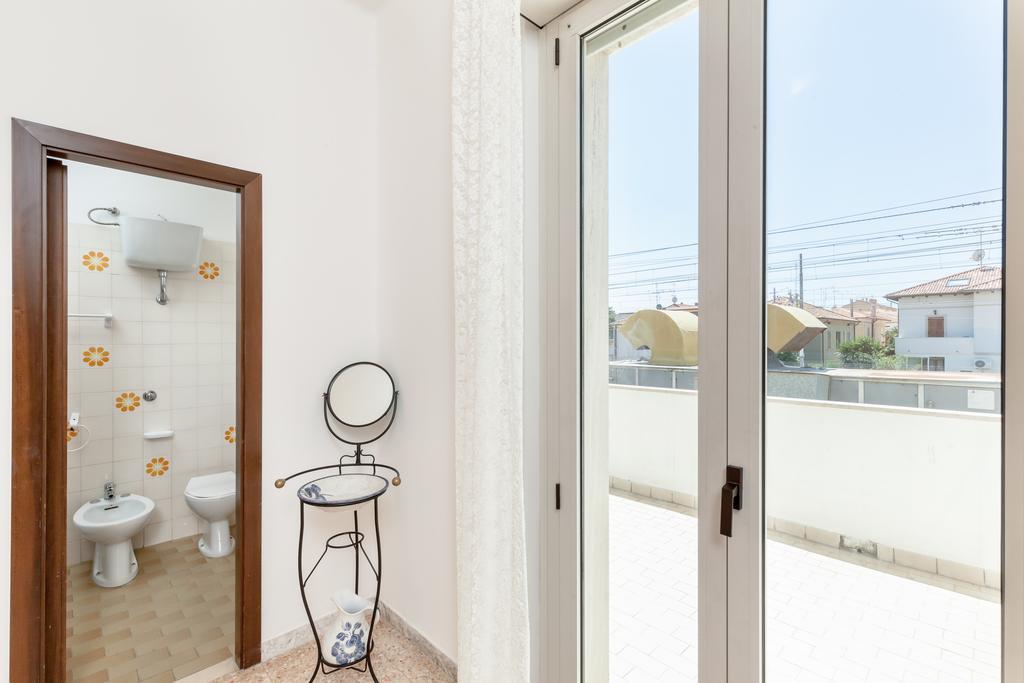 Hotel Chiar Di Luna Senigallia Camera foto