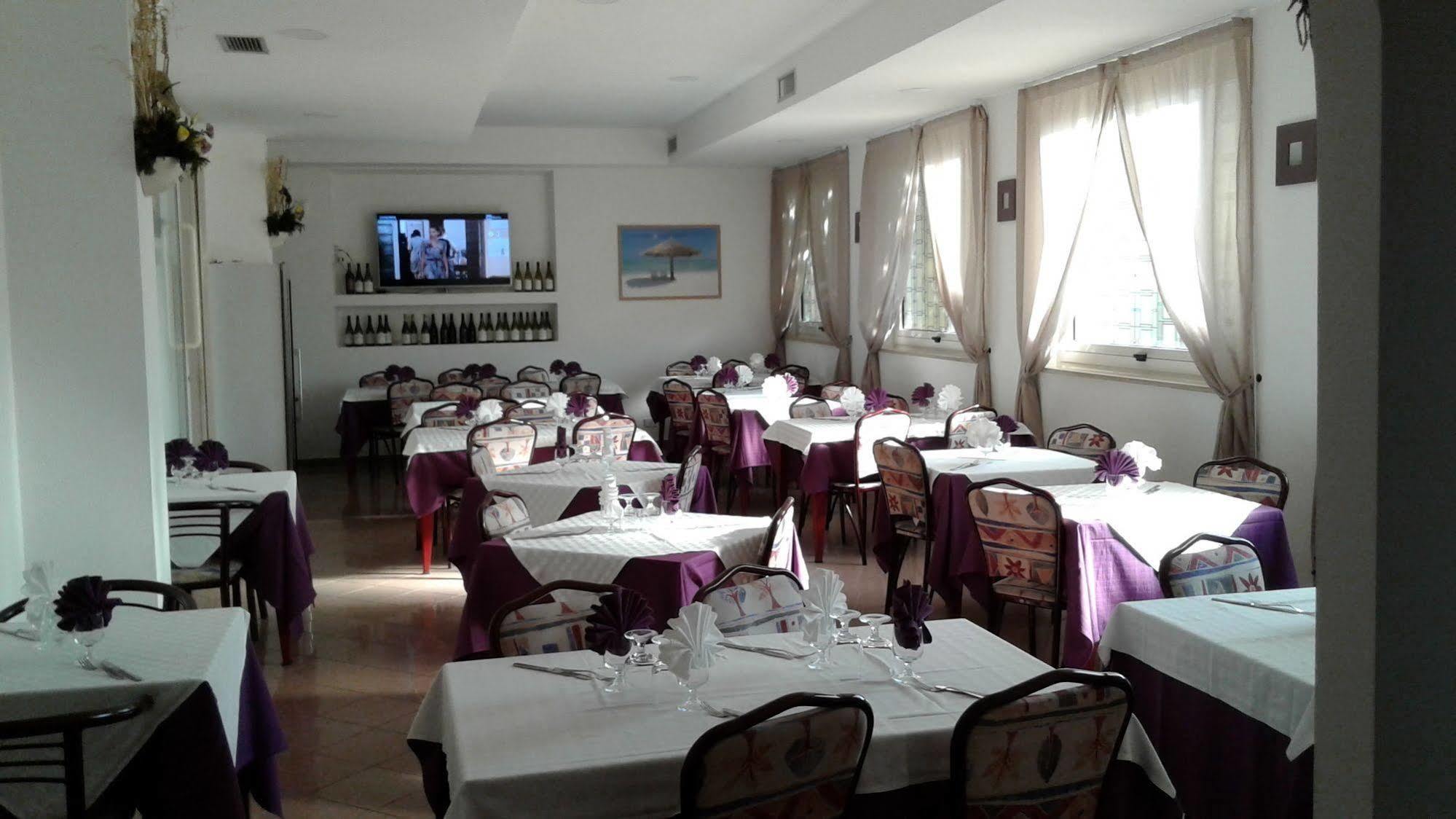 Hotel Chiar Di Luna Senigallia Esterno foto
